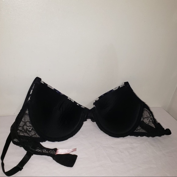 La Vie En Rose Intimates & Sleepwear La Vie En Rose Black Floral